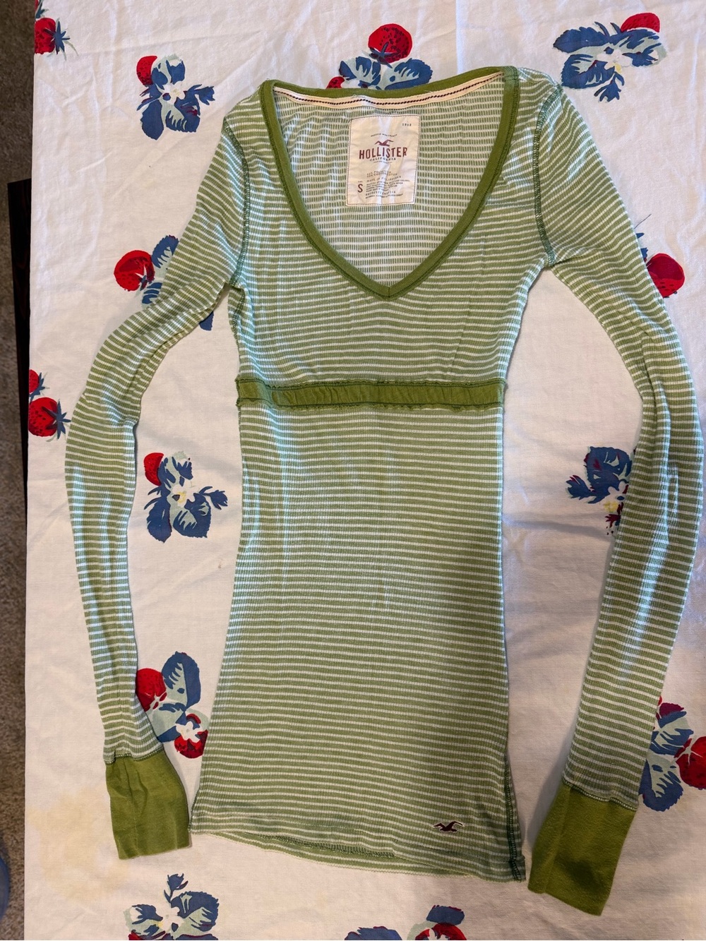Vintage Y2K Hollister Light Green & White Striped Long-Sleeve V‑Neck Top
